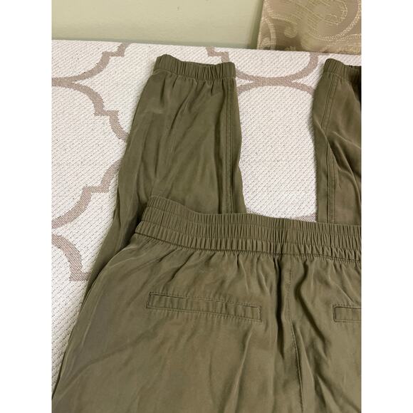 Old navy High-Waisted Twill Jogger Pants
 pull on, arboretum, size medium - Picture 11 of 12